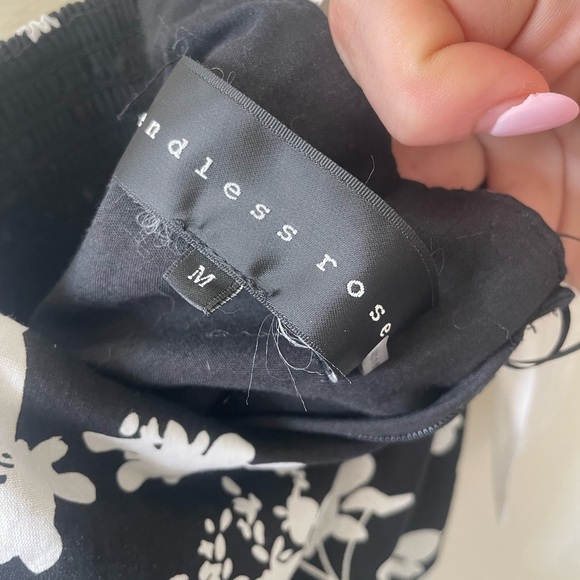 Endless Rose black and white floral cropped tank top with adjustable straps - Picture 4 of 5